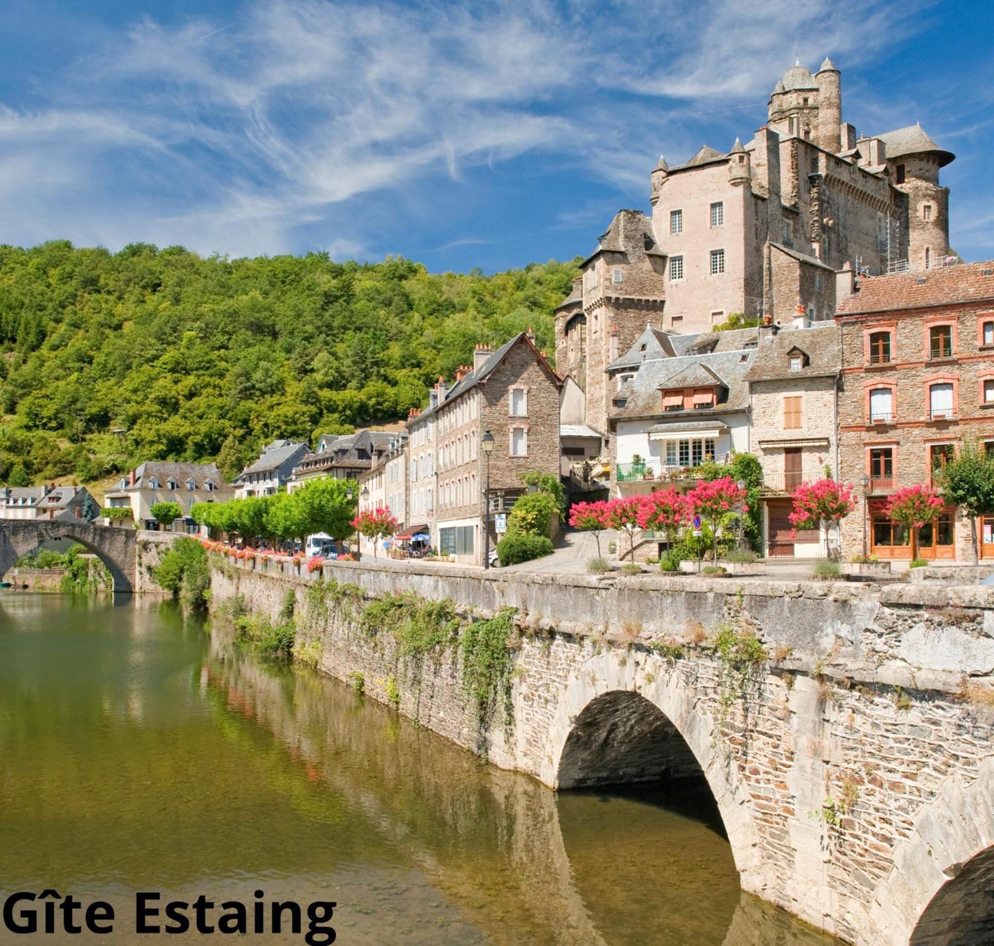 Chez Cornelia Bed & Breakfast Estaing  Exterior photo