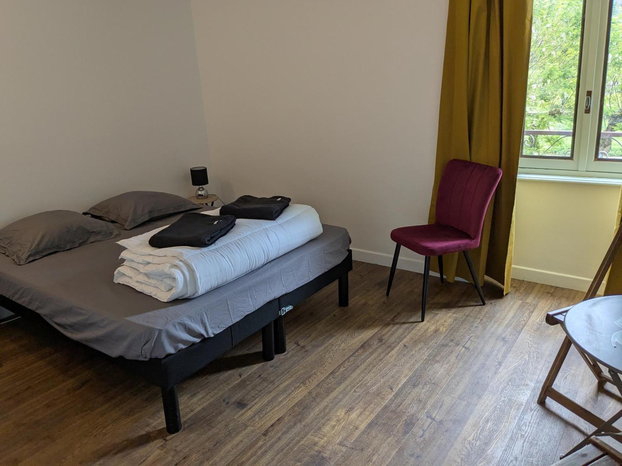 Chez Cornelia Bed & Breakfast Estaing  Exterior photo